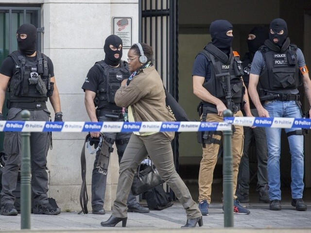 V Bruseli zavládlo ticho, mesto si pripomenulo teroristické útoky