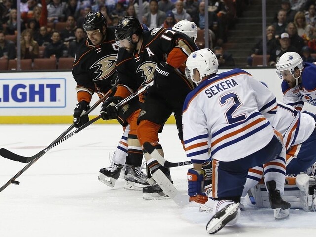 NHL: Edmonton aj Columbus po sérii štyroch víťazstiev utrpeli prehry