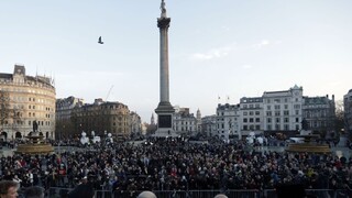 V centre Londýna sa zišli tisíce ľudí, uctili si obete útoku