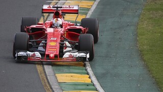 Vettel najrýchlejší v 3. tréningu pred VC Austrálie, zajazdil rekordný čas