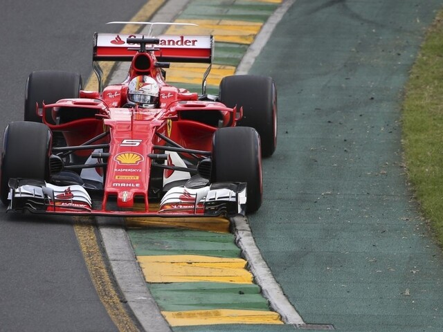 Vettel najrýchlejší v 3. tréningu pred VC Austrálie, zajazdil rekordný čas