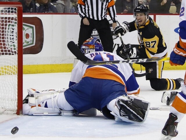 Halákov víťazný návrat, 37 zákrokmi doviedol NY Islanders k triumfu