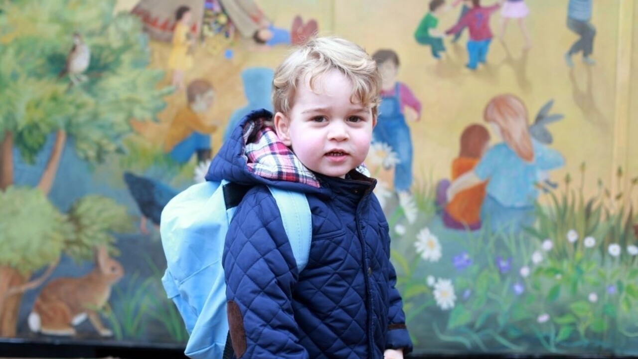 Nemá ani štyri roky a už ho čakajú prvé povinnosti, princ ide do školy