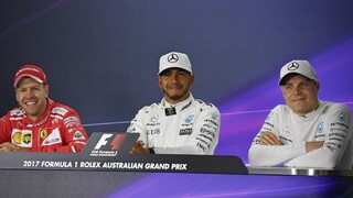 Úvodný triumf preteku F1 si zapísal Hamilton, Vettel má ešte nádej