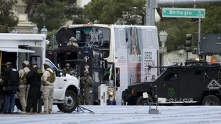 Útočník v Las Vegas zastrelil človeka a zabarikádoval sa v autobuse