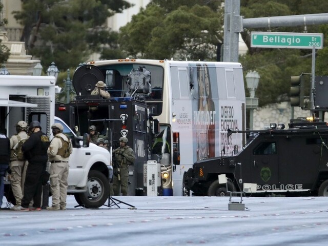 Útočník v Las Vegas zastrelil človeka a zabarikádoval sa v autobuse