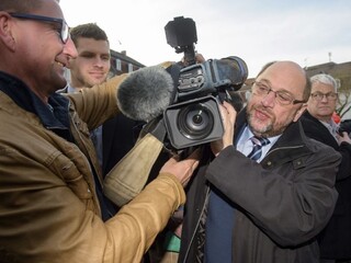 Získa podporu Merkelová alebo Schulz? V Sársku sa konajú krajinské voľby