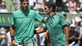 Identický výsledok posunul Federera a Wawrinku do osemfinále