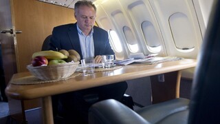 Prezidenta Kisku kritizujú za údajné súkromné lety za státisíce eur