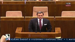 Parlamentná debata o správe o letoch ústavných činiteľov