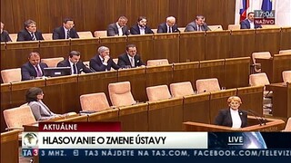 Hlasovanie parlamentu o vládnom návrhu na zmenu Ústavy SR