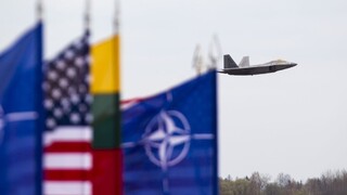 Hrozby terorizmu a Ukrajina boli hlavné témy rokovaní šéfov diplomacií NATO