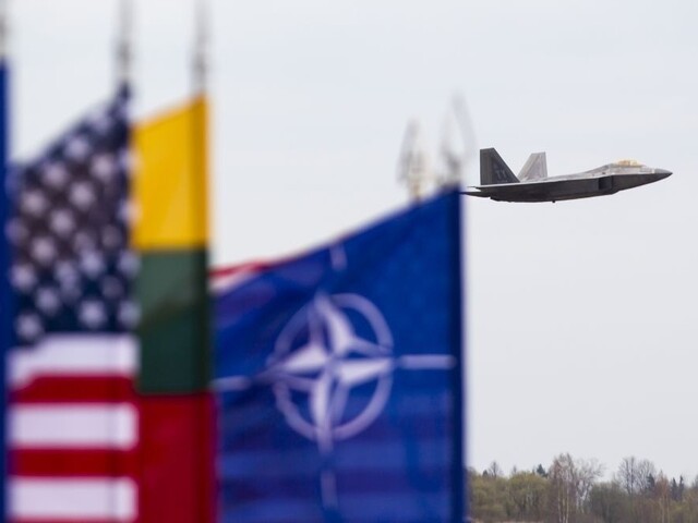 Hrozby terorizmu a Ukrajina boli hlavné témy rokovaní šéfov diplomacií NATO