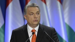 Orbán opäť bojuje proti Sorosovej univerzite, obvinil ju z podvádzania