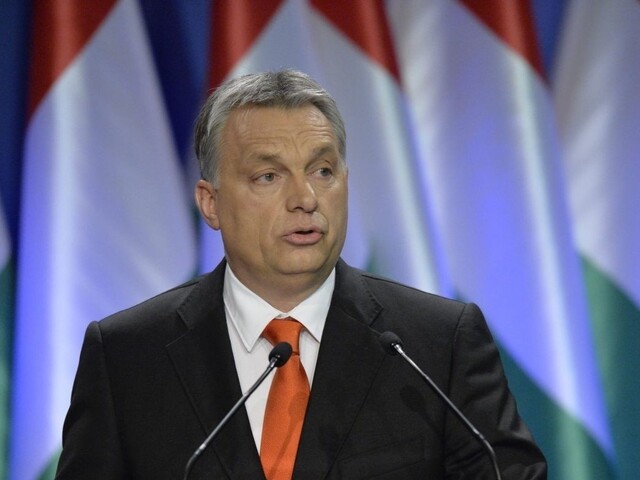 Orbán opäť bojuje proti Sorosovej univerzite, obvinil ju z podvádzania