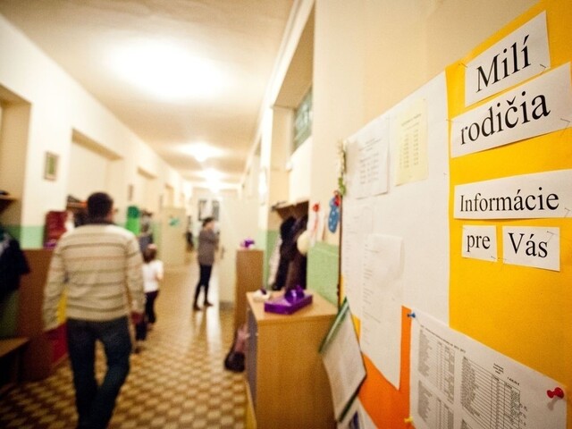 Na školách sú podľa Petráka aj učitelia, ktorí žiakov podnecujú k extrémizmu