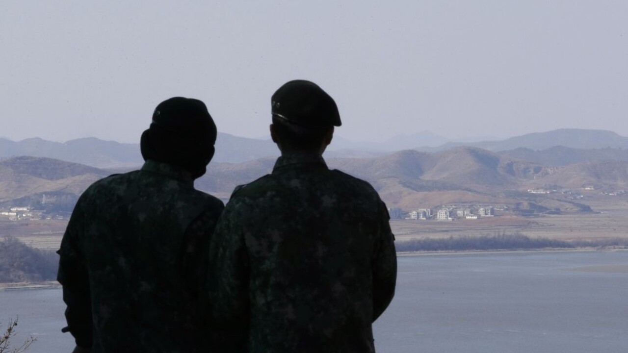 USA začali s Južnou Kóreou a Japonskom spoločné vojenské cvičenie