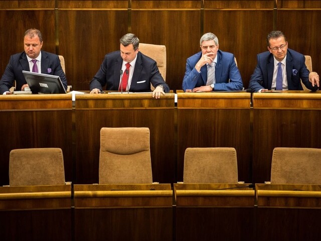 Novela o amnestiách je už v zbierke zákonov. Na rade je parlament