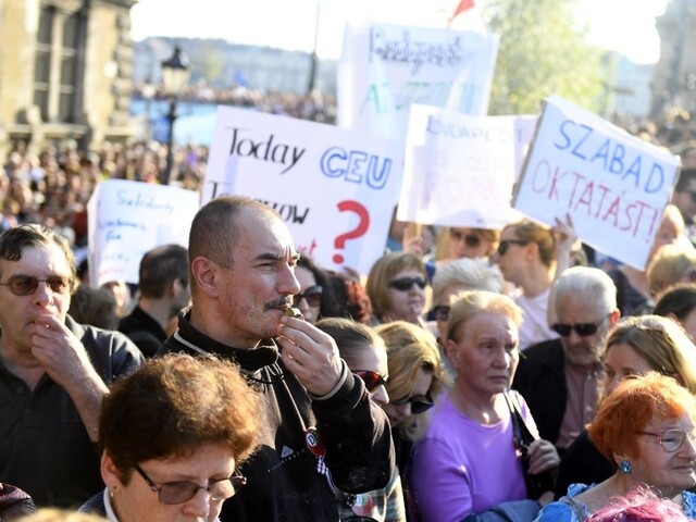 Sorosova univerzita môže mať problémy, schválili spornú novelu