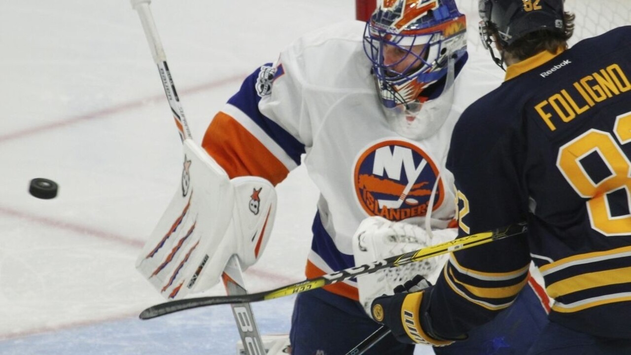 NHL: Halák vyhral, Chára skóroval pri postupovej poistke Bostonu