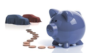 Percento zákazníkov s pôžičkou od banky sa znižuje, úvery vyjednané veľkými predajcami sú výhodnejšie