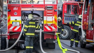 hasiči požiarnici 1140px ( SITA/Marko Erd)