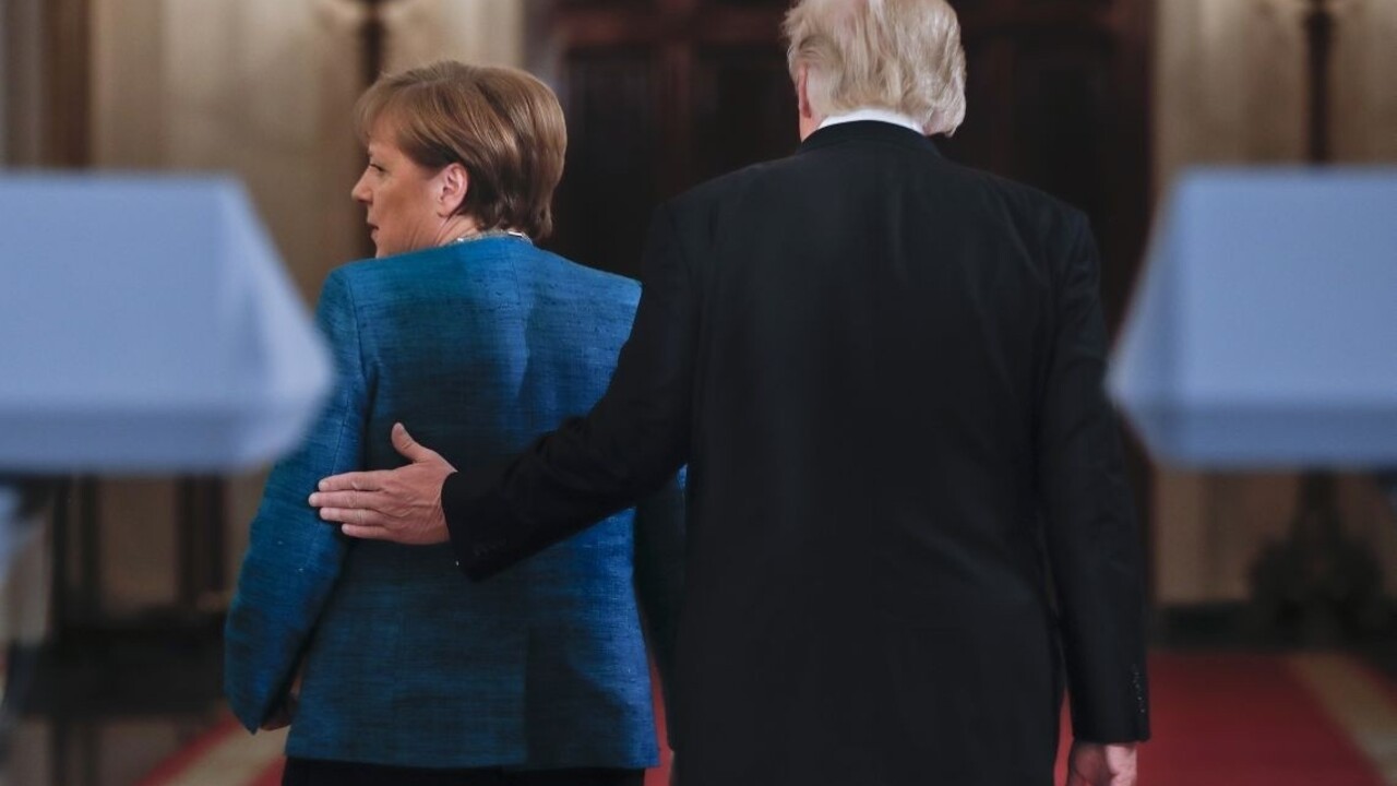 Merkelová telefonovala s Trumpom, témou boli spoločné obavy aj záujmy