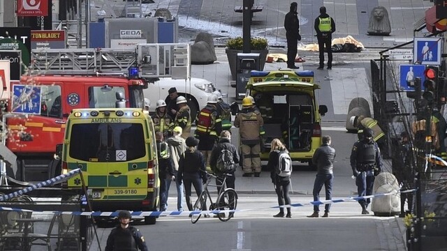 sweden-truck-crash-60194-aa0111bf7d82424eb41b13925482bc18_0a000002-e6cd-2018.jpg