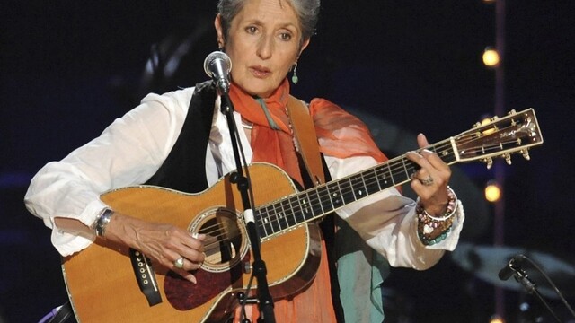 Rokenrolová sieň slávy sa rozrástla o ďalšie legendy, ceremoniál sa nevyhol politike