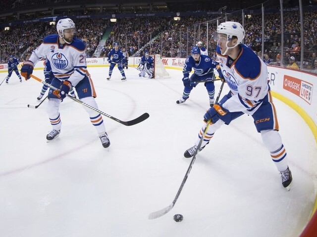 Halák vychytal víťazstvo pre Islanders, ale do play-off ide Toronto
