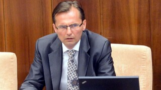 Galko chce splniť záväzok voči NATO, navrhuje zmenu ústavného zákona