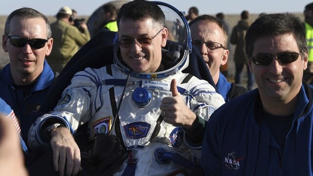 Modul kozmickej lode Sojuz sa vrátil na Zem. Posádka pristála v Kazachstane