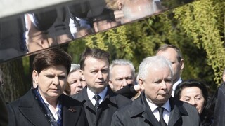 Poliaci si pripomínajú výročie pádu prezidentského špeciálu