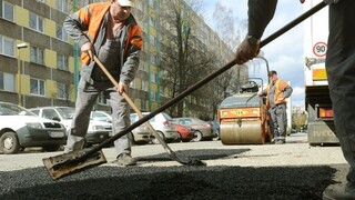 Načierno pracuje každý dvadsiaty zamestnanec, ukázal prieskum
