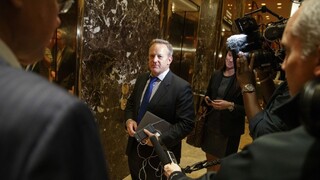 Hovorca Bieleho domu porovnal Asada s Hitlerom, za výrok sa ospravedlnil