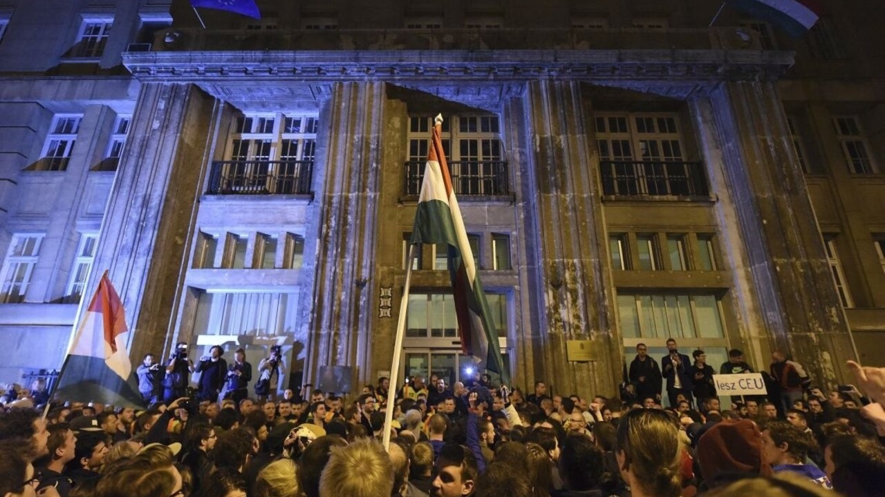 Sorosova ríša sa predviedla, píše maďarský vládny denník