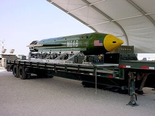 USA zhodili vo východnej provincii Afganistanu obrovskú bombu