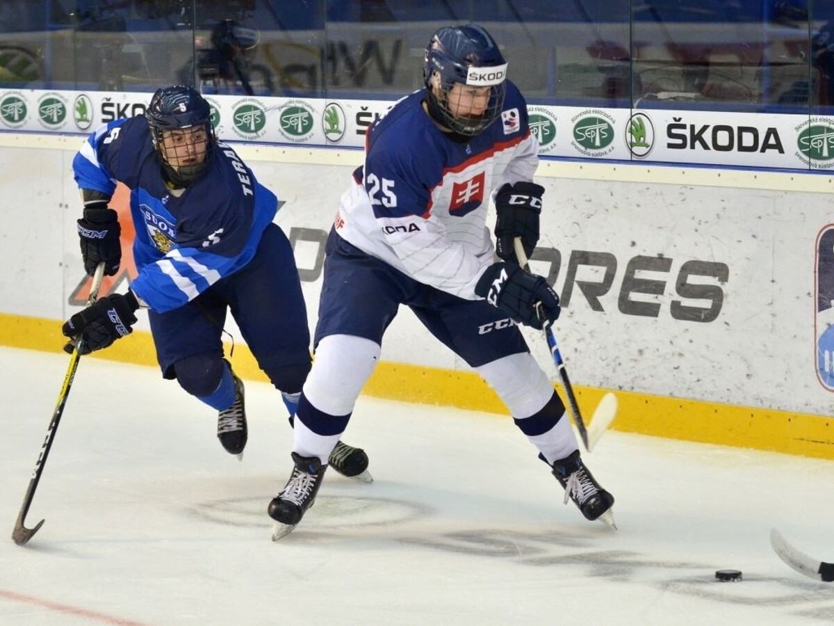 Slovenskí hokejisti do 18 rokov prehrali s Fínmi