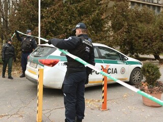 polícia páska 1140 px (TASR/František Iván)