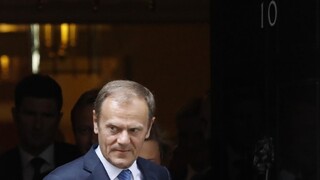 Tusk vypovedal ako svedok v kauze spolupráce špiónov