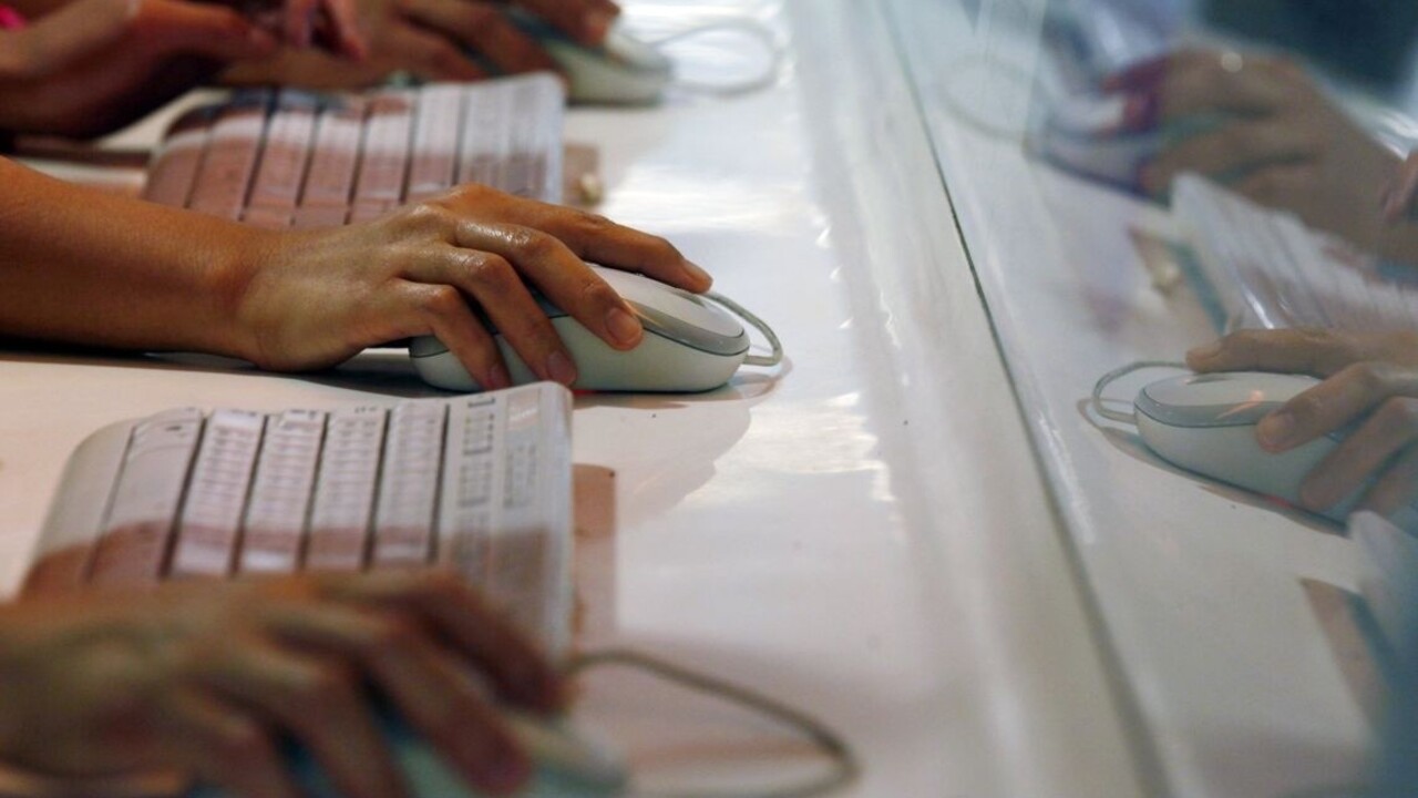 Facebook zablokoval stránku ruského veľvyslanectva, falošnú ponechal