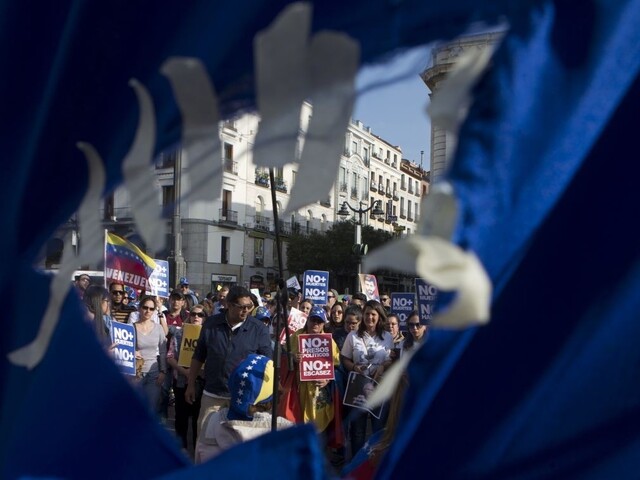 Demonštrácie vo Venezuele prerástli do výtržností, zahynuli traja ľudia