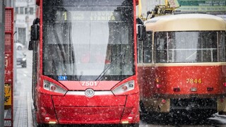 sneh dážď Bratislava električka počasie 1140px (SITA/Marko Erd)