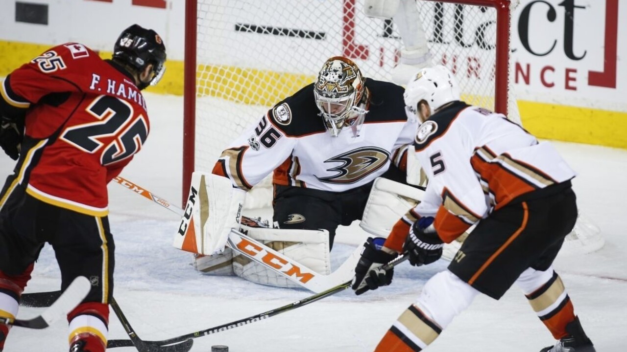 NHL: Anaheim sa stal prvým postupujúcim, Chárov Boston prehral