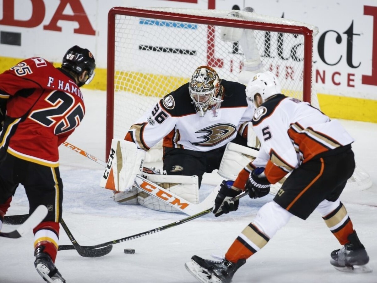 NHL: Anaheim sa stal prvým postupujúcim, Chárov Boston prehral