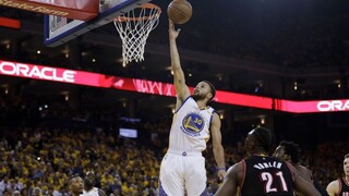 NBA: Favoriti nezaváhali, zvýšili svoje vedenie v sérii