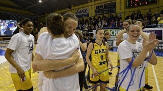 Slzy dojatia aj smútku. Úspešné Anjelky sa po sezóne lúčia s klubom