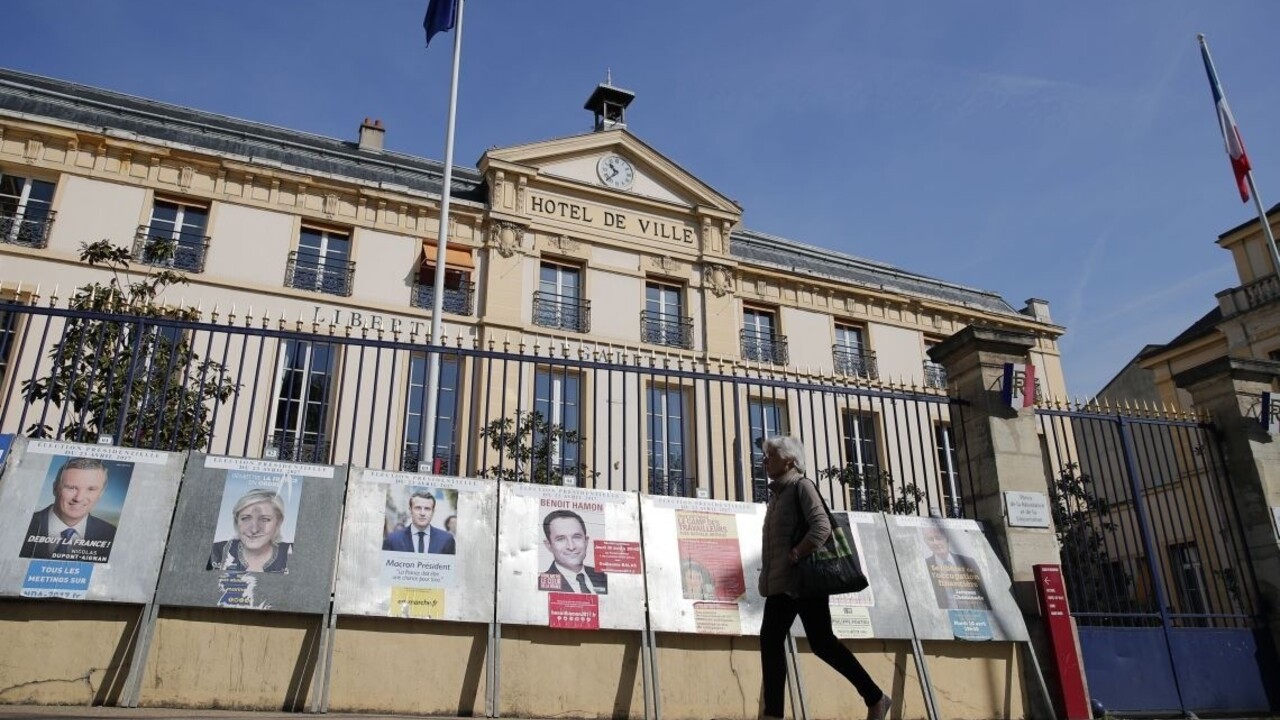 Čo museli splniť francúzski prezidentskí kandidáti a čo platí pre voličov