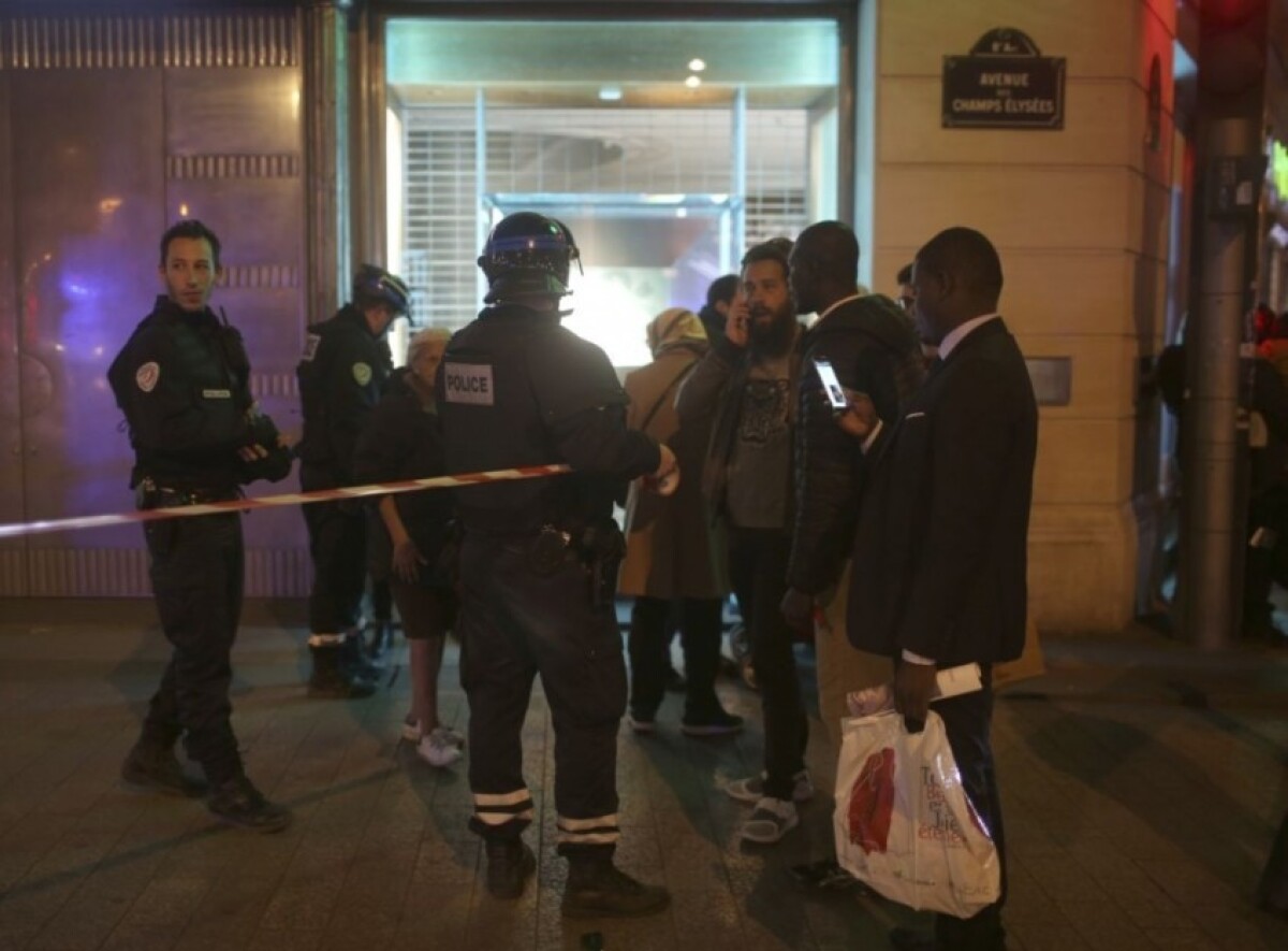 france-paris-police-shot-81887-e2873f1801d34b70b34a79f3eaad3f67_92fd49d3.jpg