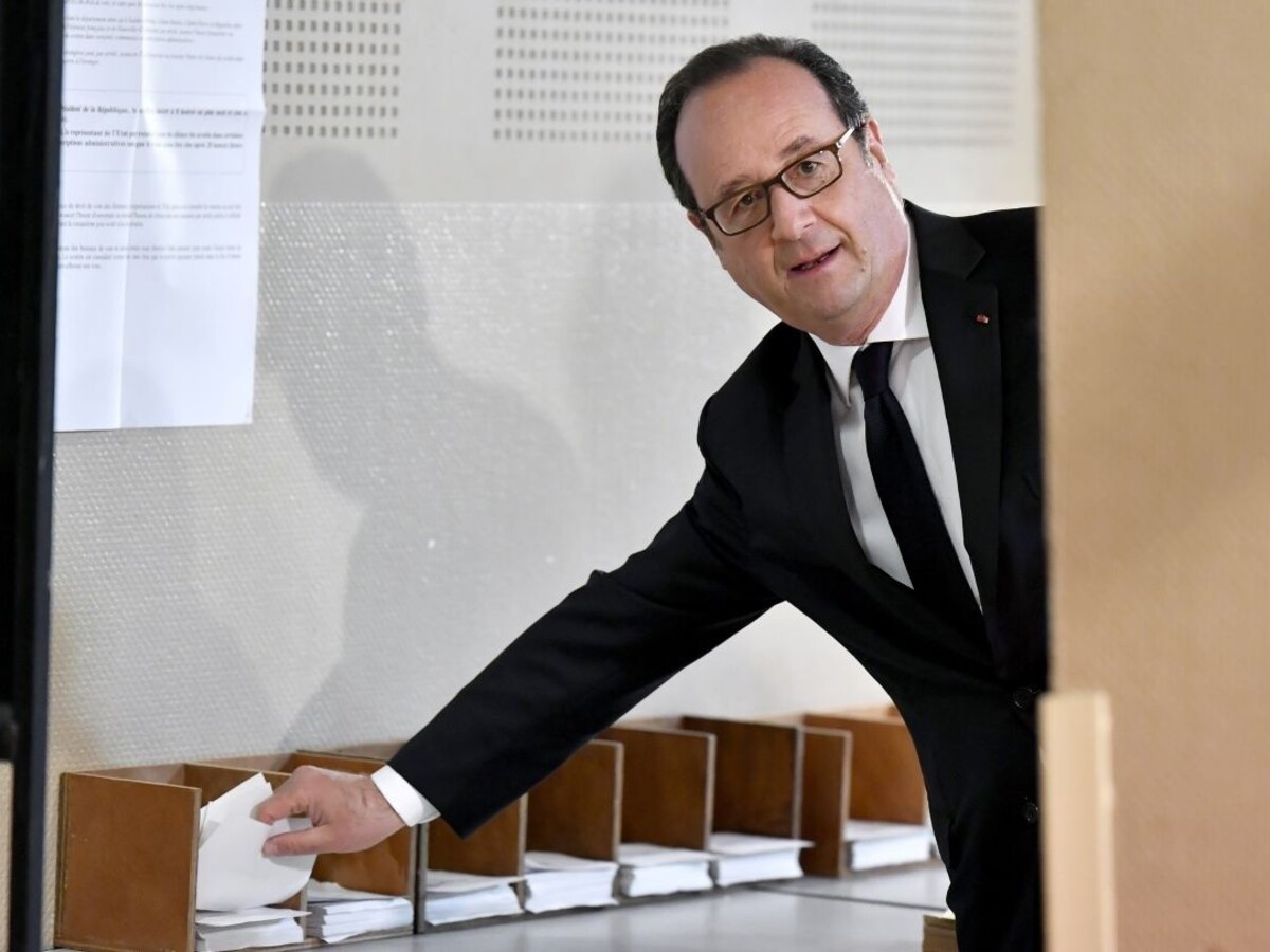 Poďte voliť, vyzval Hollande. Poukázal na silu demokracie